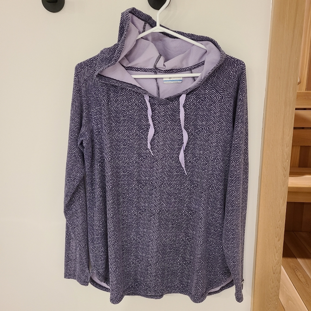 Pullover hooded tops